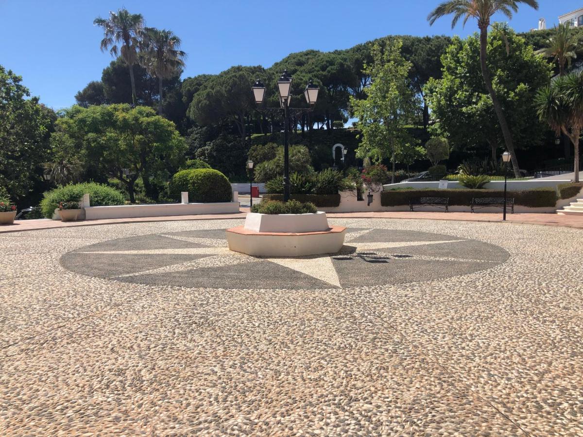 Charming 2 Bed Apartment Next To Cabopino Beach, Spain Marbella Eksteriør billede